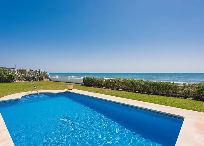 1100 Beachfront First Line 빌라