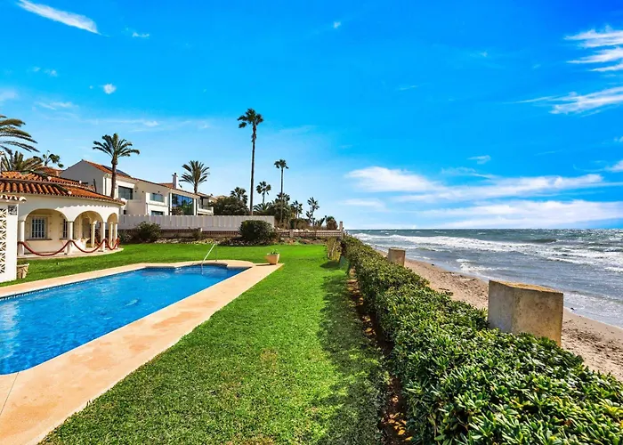 빌라 1100 Beachfront First Line 마르베야