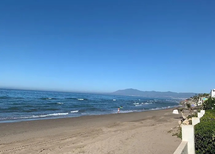 빌라 1100 Beachfront First Line *