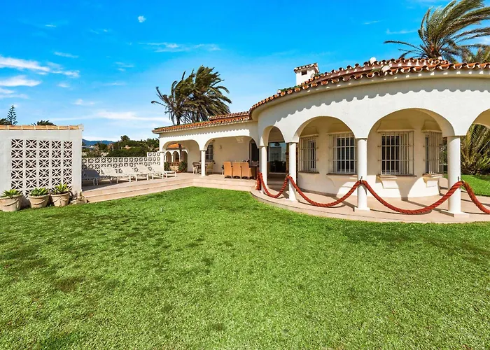 1100 Beachfront First Line * Marbella